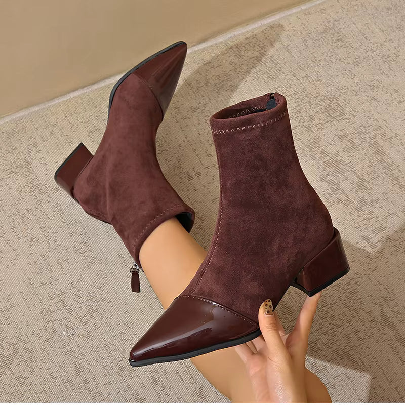 Elegant block heel ankle boots with glossy details Stylish for Women | Gracia Noir