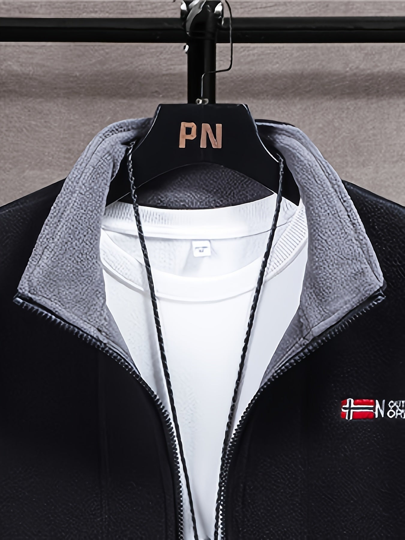 Lightweight outdoor zip jacket with high collar Stylish for Men | Julius Nord