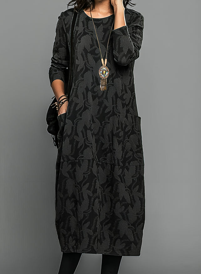 Elegant winter dress with flattering silhouette | Lunessa