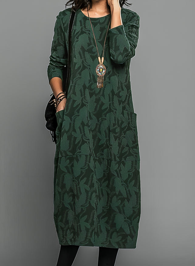 Elegant winter dress with flattering silhouette | Lunessa