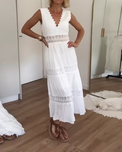 Aurélie Chic for Women | Elegant Lace V-Neck Dress