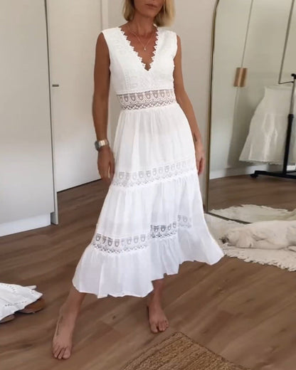 Aurélie Chic for Women | Elegant Lace V-Neck Dress