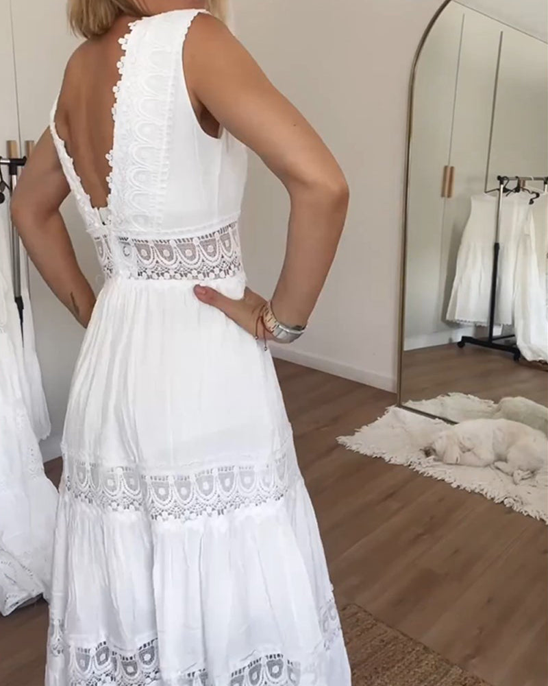 Aurélie Chic for Women | Elegant Lace V-Neck Dress
