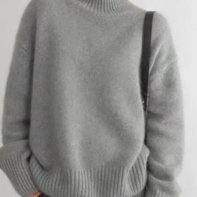 Oversized turtleneck knit sweater with relaxed fit Cozy for Women | Sydney Élan