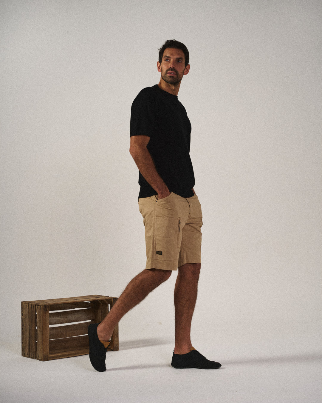 Tailored organic-cotton cargo shorts for men | Hampton -4