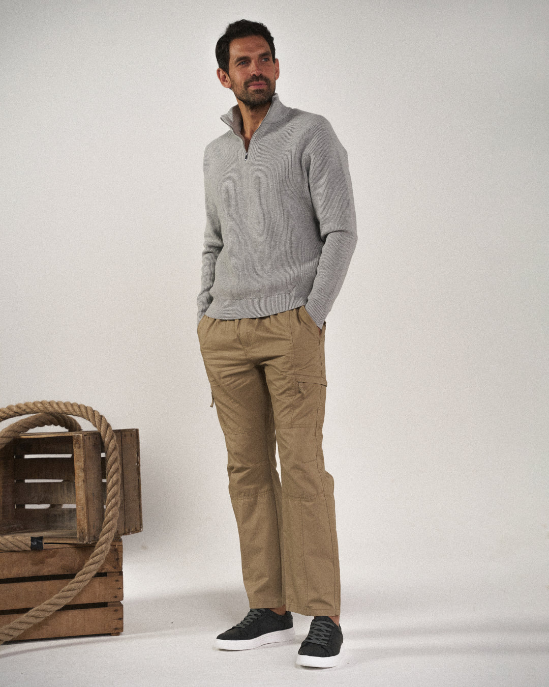 Classic relaxed cargo trousers for men | Hampton -2