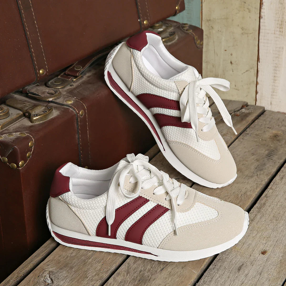 Breathable striped shock-absorbing everyday trainers for women | Isoria -7