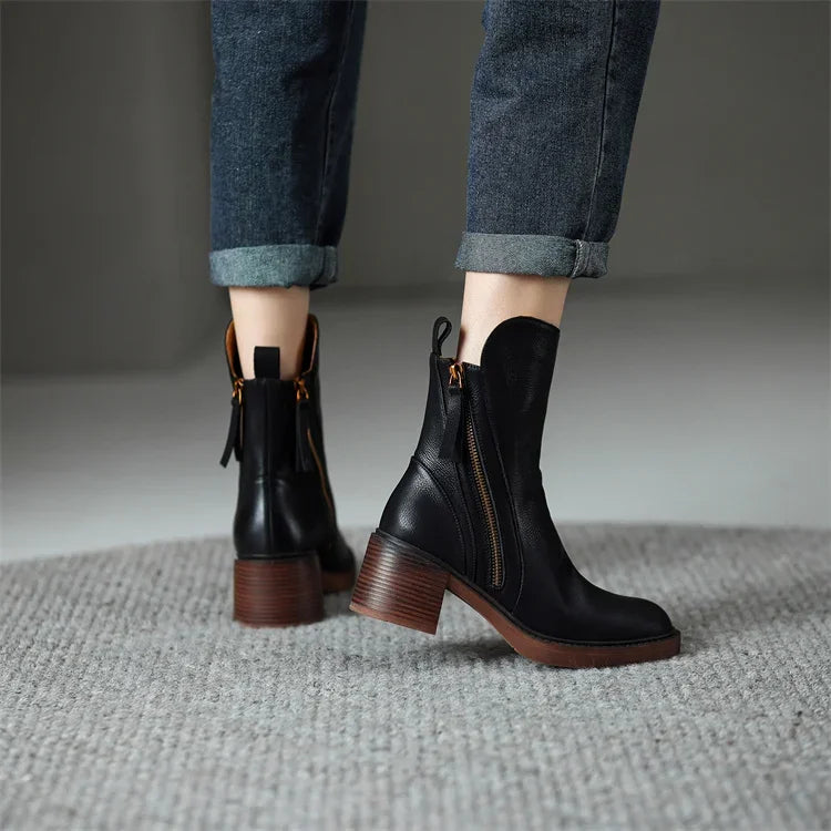 Elegant timeless ankle boots with refined finish Stylish for Women | Kailani Noir