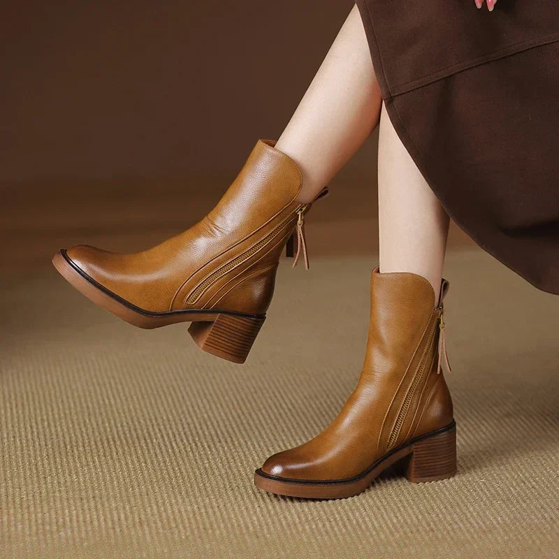 Elegant timeless ankle boots with refined finish Stylish for Women | Kailani Noir