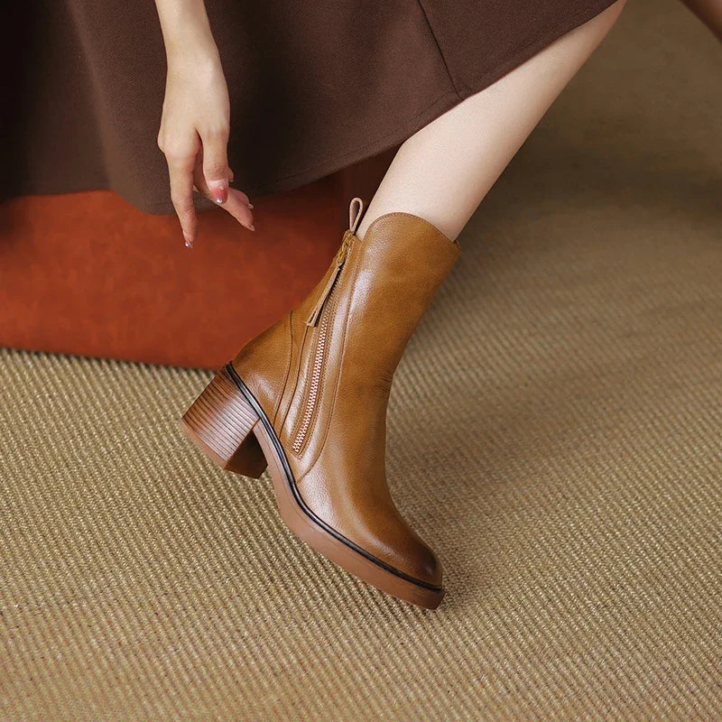 Elegant timeless ankle boots with refined finish Stylish for Women | Kailani Noir