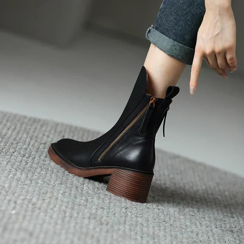 Elegant timeless ankle boots with refined finish Stylish for Women | Kailani Noir