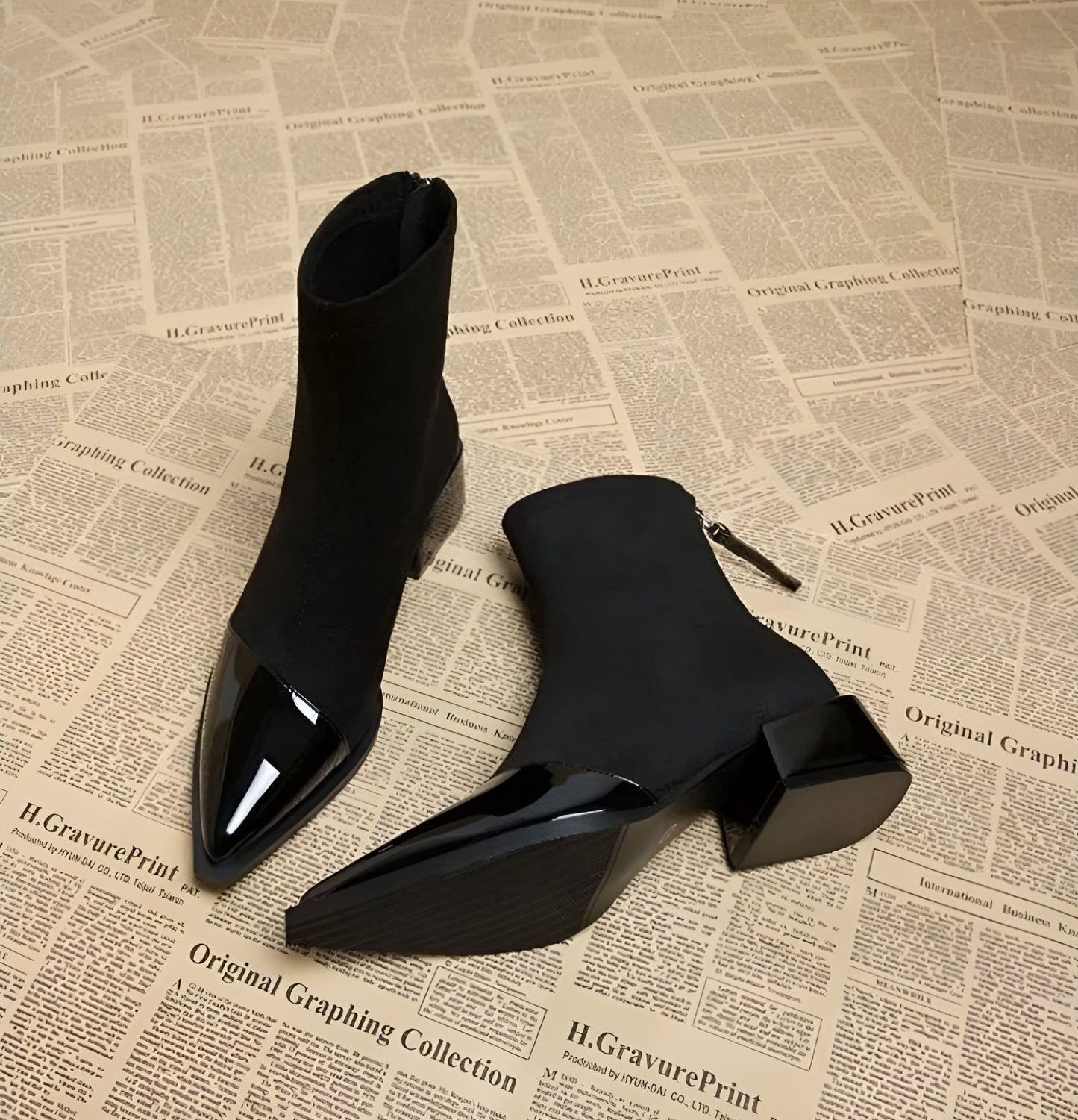 Elegant block heel ankle boots with glossy details Stylish for Women | Gracia Noir