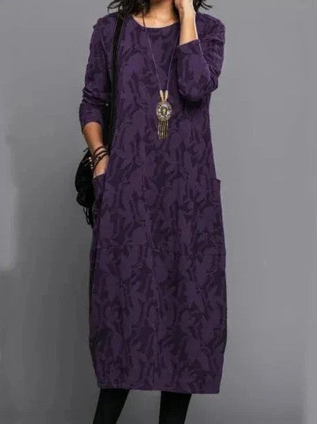 Elegant winter dress with flattering silhouette | Lunessa