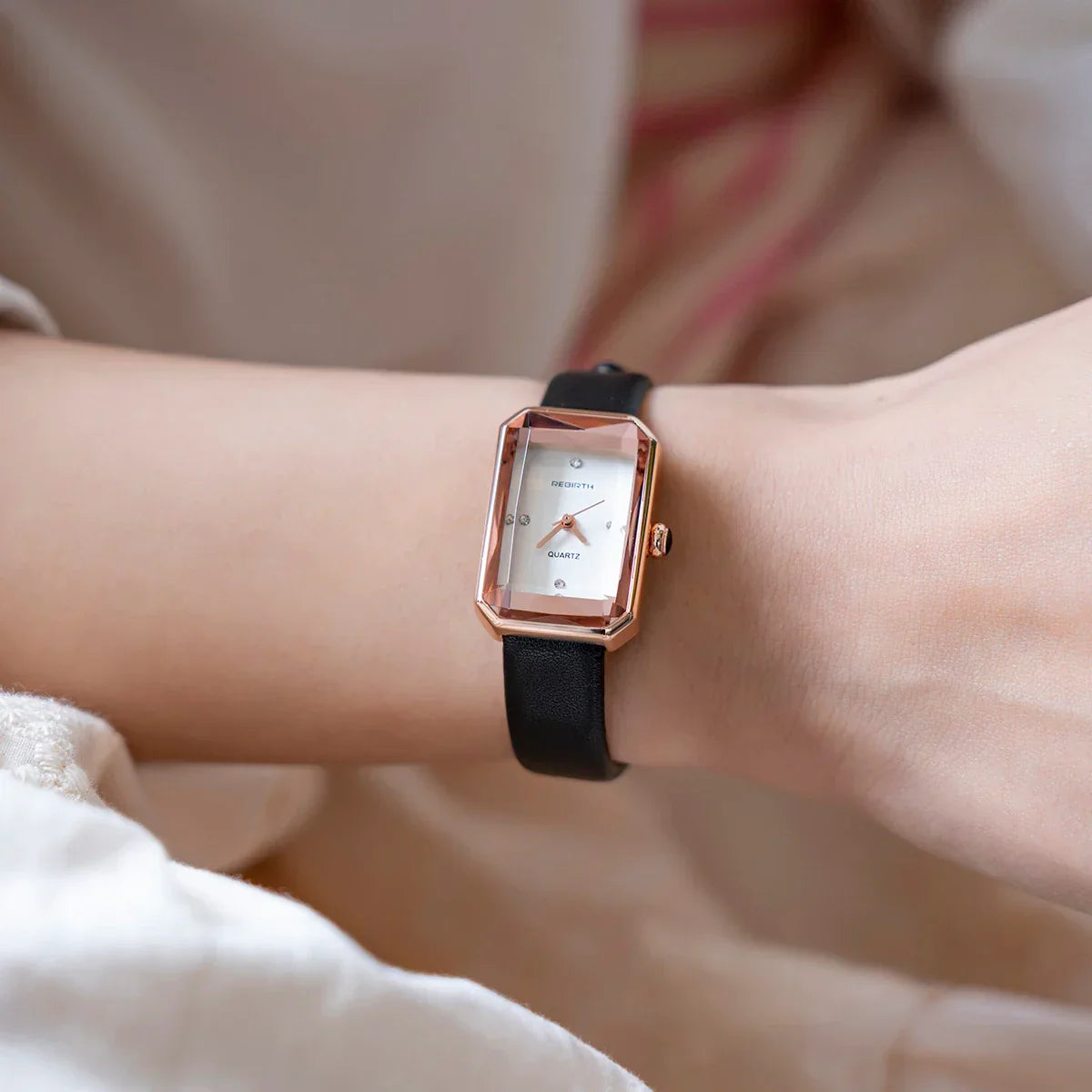 Slim rectangular leather-strap wristwatch for women | Aurora -7