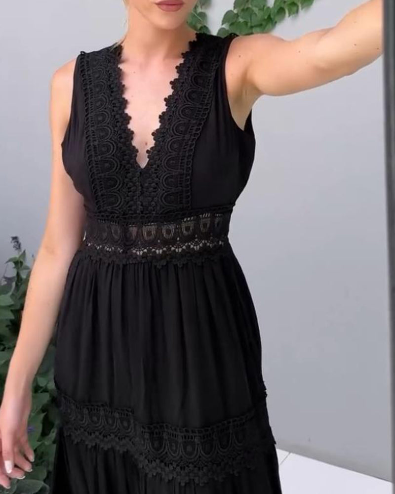 Aurélie Chic for Women | Elegant Lace V-Neck Dress