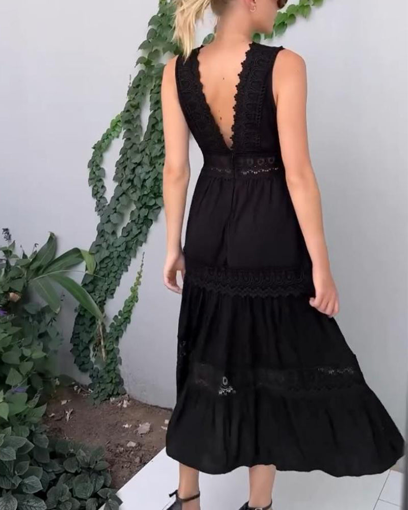 Aurélie Chic for Women | Elegant Lace V-Neck Dress