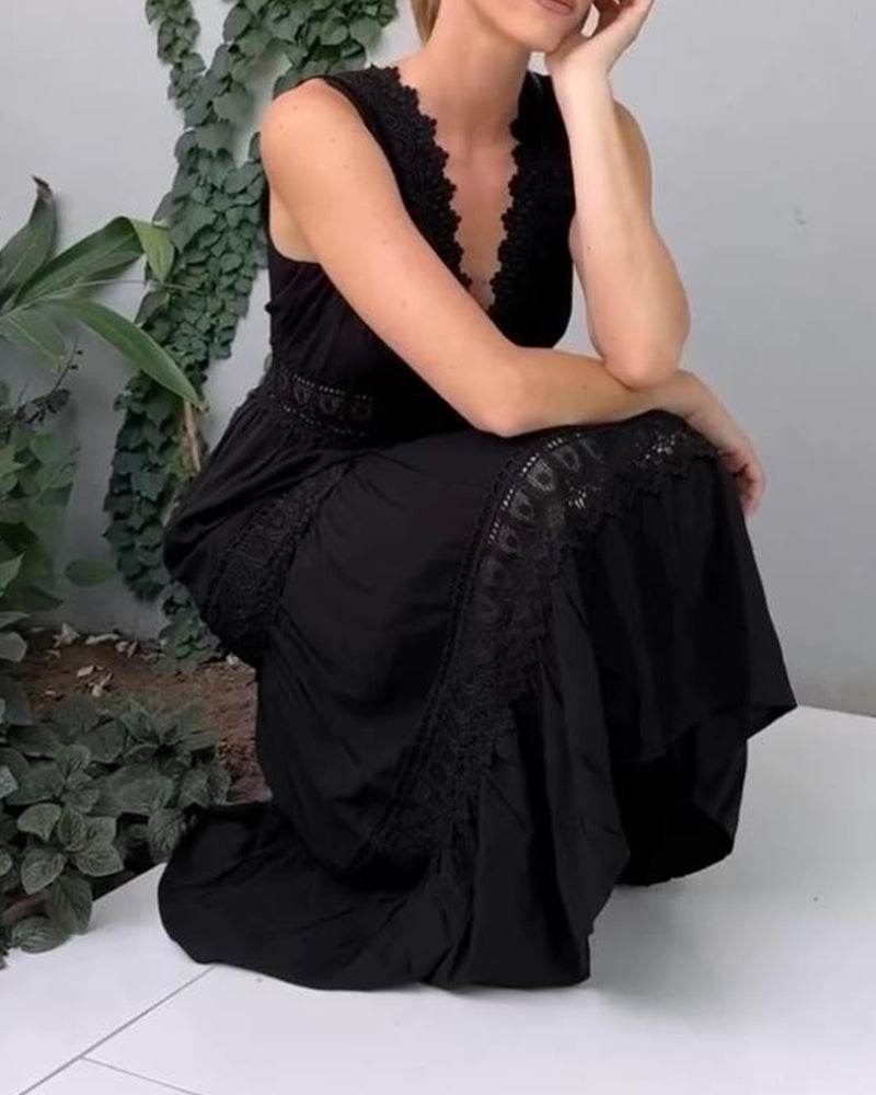 Aurélie Chic for Women | Elegant Lace V-Neck Dress