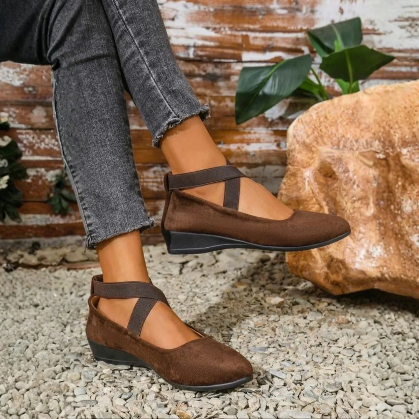 Closed-toe wedge ballerina shoes for women | Calerinne