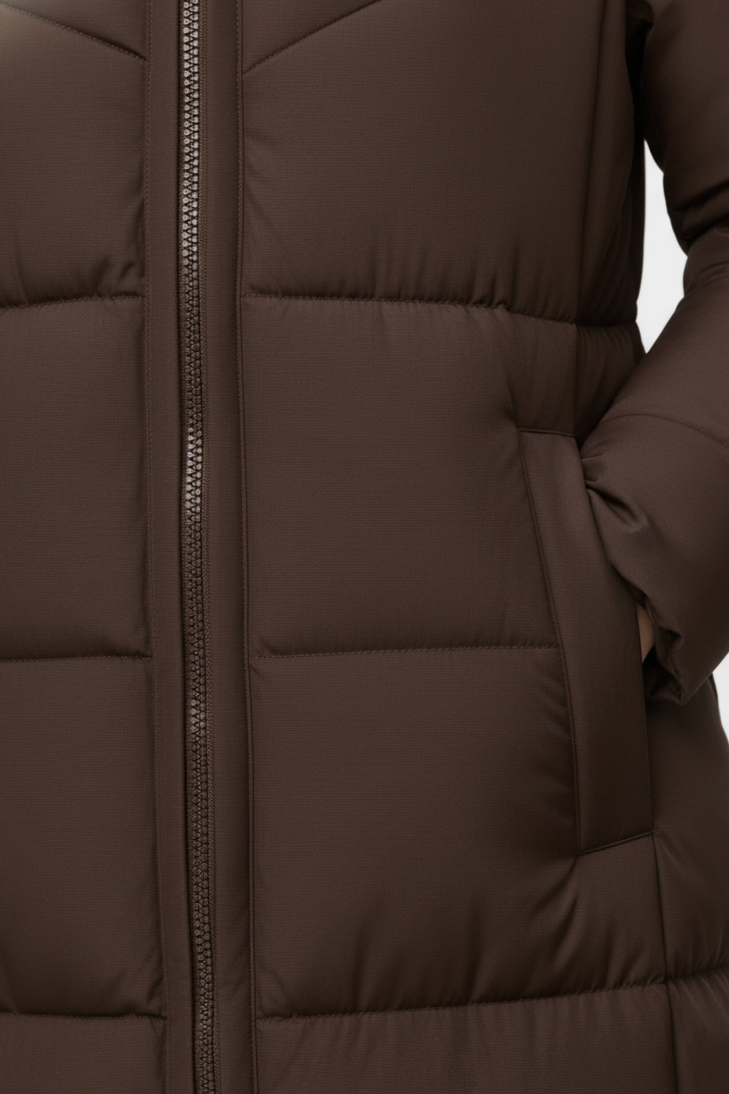 Long hooded puffer coat with streamlined silhouette for women | Caurelle