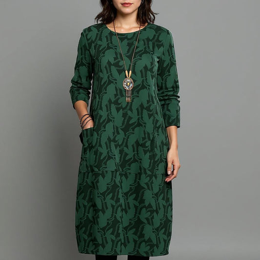 Elegant winter dress with flattering silhouette | Lunessa