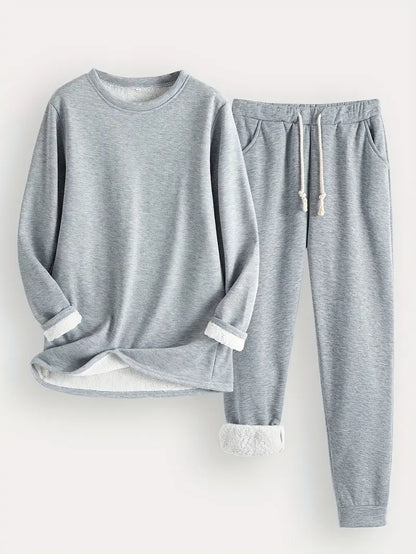 Relaxed two piece lounge set for women | Mireya