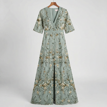 Elegant floral dress with flowing silhouette | Marisa