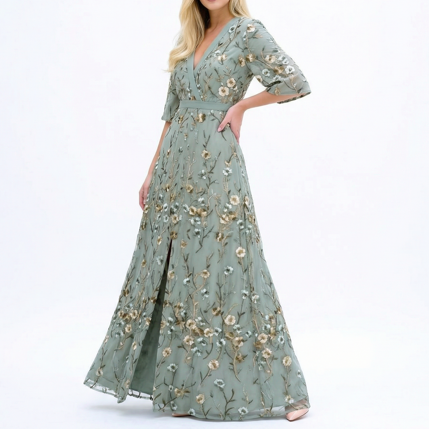 Elegant floral dress with flowing silhouette | Marisa