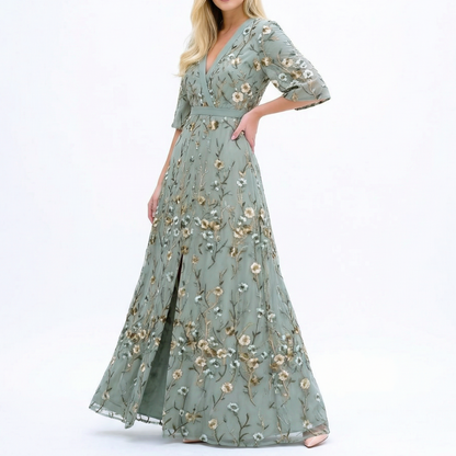 Elegant floral dress with flowing silhouette | Marisa
