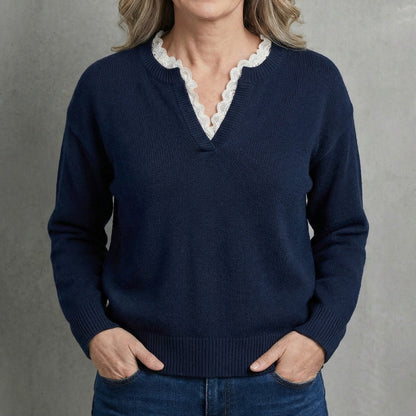 Elegant blouse with lace neckline detail | Vera